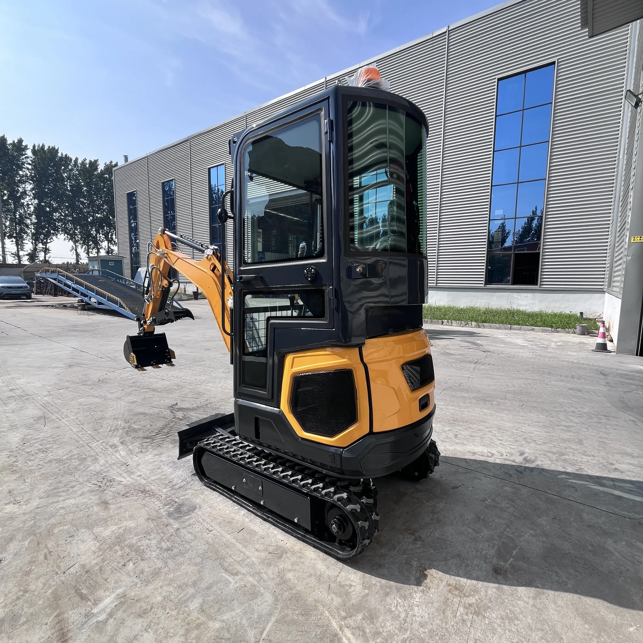 محرك حفارة مجنزرة صغير 1.8 طن للاستخدام الزراعي الصغير مخفض للبيع حفارة هيدروليكية عالية الجودة #1