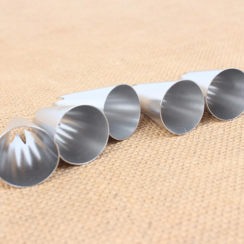 5pcs Piping Nozzles Set, Stainless Steel Icing Nozzles, Cream Cake Piping Tips For Dessert Biscuit Cup Cake, Kitchen Accessories