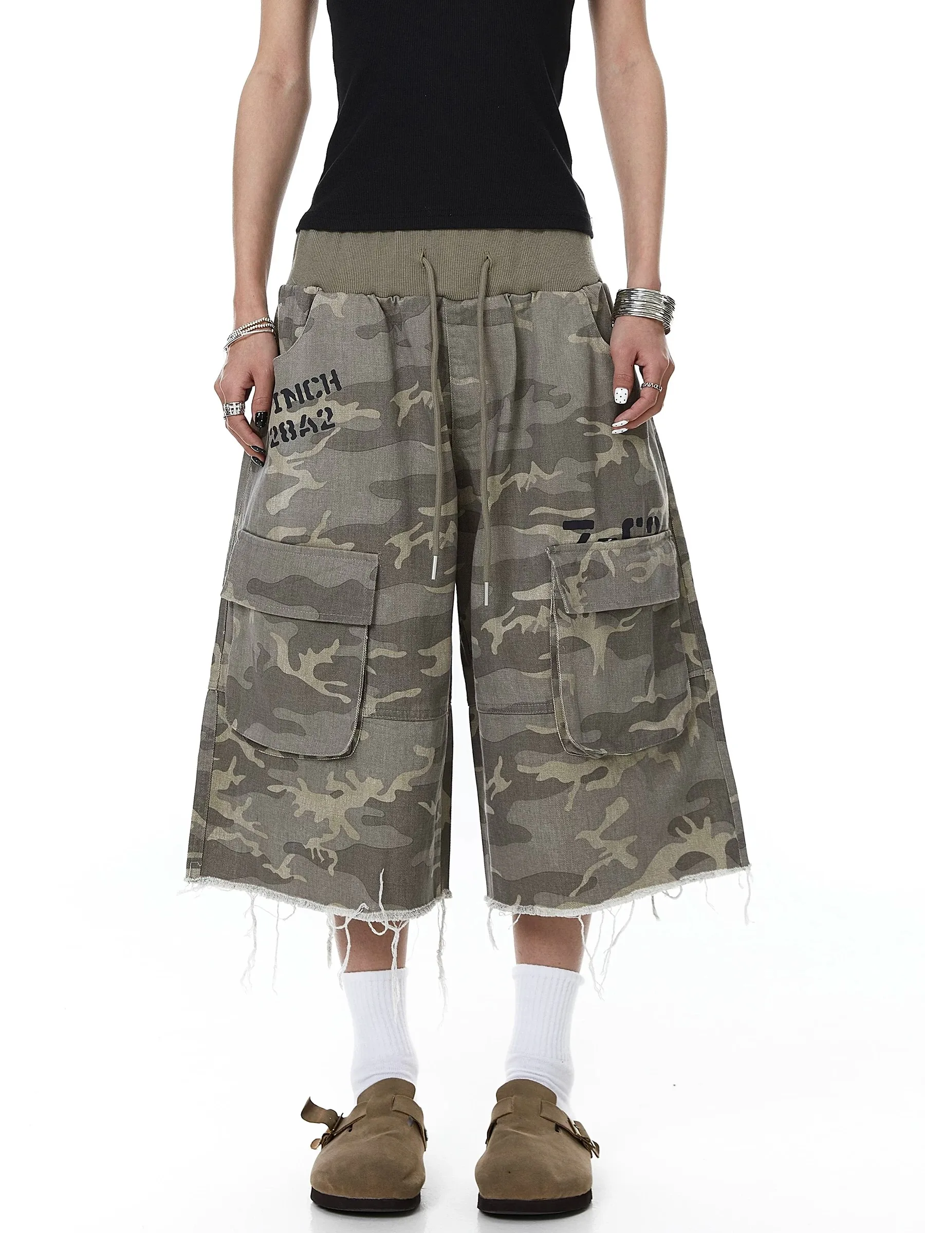 Retro American Style Worn-look Frayed Hem Camouflage Workwear Seven-quarter Pants Loose Multi-pocket Wide-leg Denim Shorts