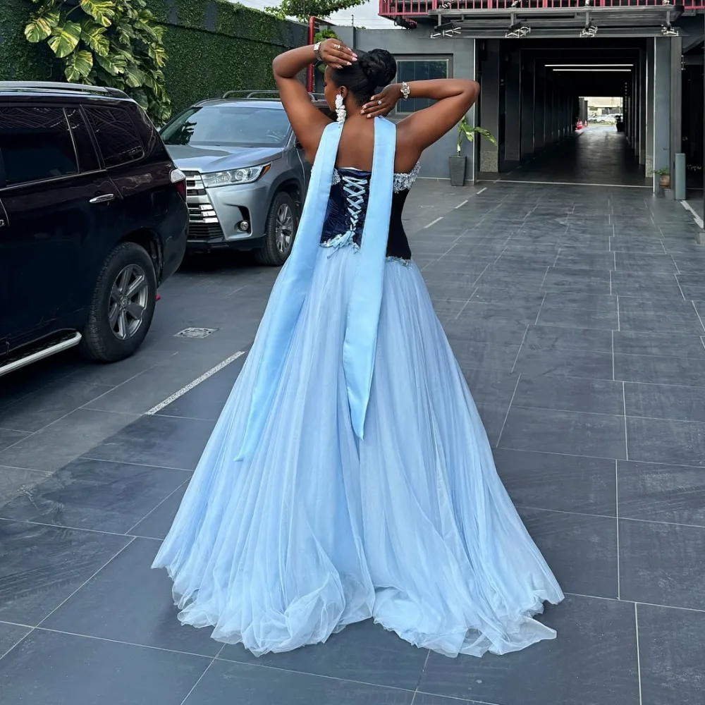 ชุดราตรีสีฟ้าอ่อนประดับลูกปัดคริสตัล สายเดี่ยวสีตัดกัน ชุดราตรีงานเลี้ยงแบบคอร์เซ็ทผูกหลัง ชุดวันเกิด 2025-2026