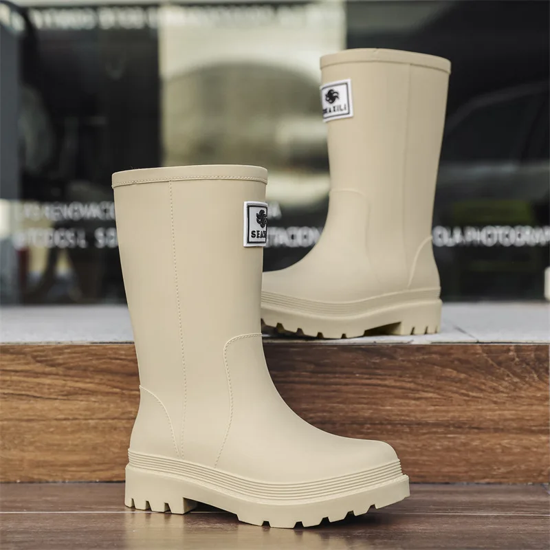 

2025 New Women's Mid-Calf Fleece-Lined Rain Boots Anti-Slip Thick Bottom Outdoor Fashionable Water Boots Winter Rubber Shoes