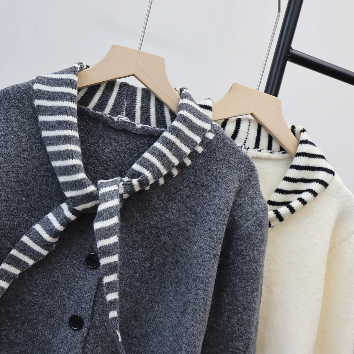 Damskie swetry rozpinane z dzianiny, łączone swetry, swetry w paski z kołnierzykiem, długi rękaw, grube, luźne, codzienne, jesień-zima 2025