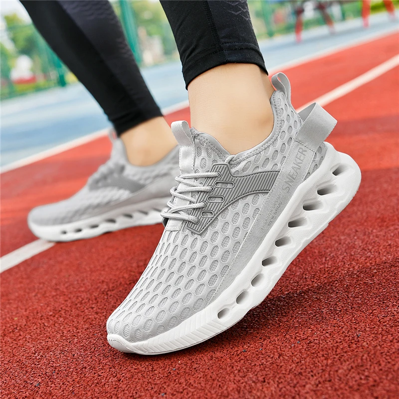 

2026 New Man Summer Shock Absorbing Casual Sports Shoes Off Road Running Men's and Women's Shoes Fashion Trend Walking Shoes