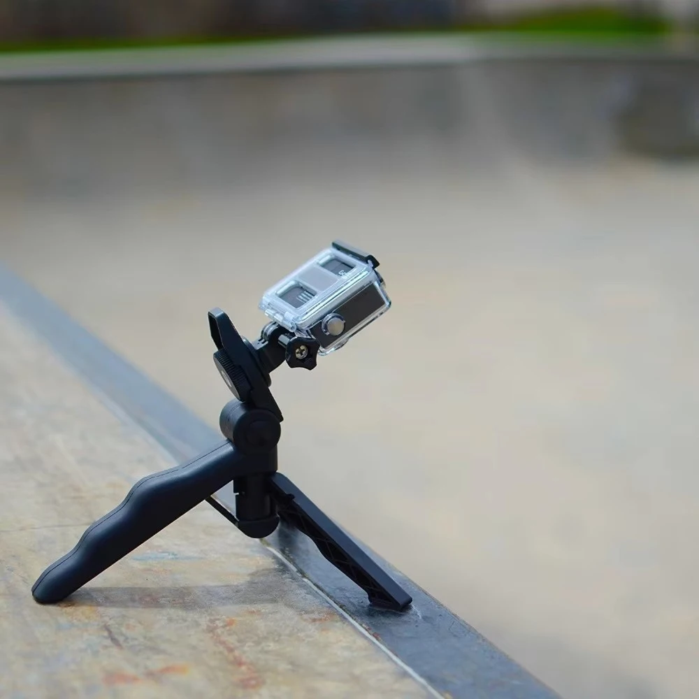 مسدس مع كاميرا عمل لولبية 1/4-20، تتضمن محول GoPro. ترايبود صغير ومونوبود. رفيق الكاميرا المدمجة للغاية، 1/4-20
