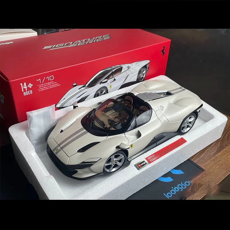 الجديد في StockBburago 1:18 فيراري دايتونا Sp3 Supercar 50th الذكرى سيارة سبيكة مصغرة دييكاست فيراري لعبة مخصصة هدية للأطفال