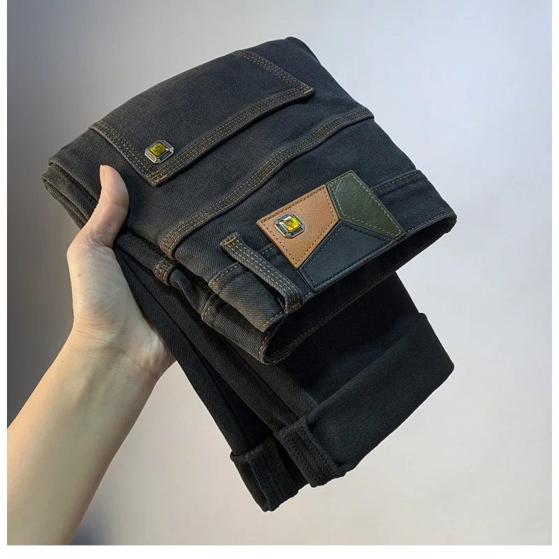 

Осенние мужские джинсы 2025, новый тренд, облегающие брюки с маленькими штанинами, повседневная легкая роскошная мужская одежда, джинсовые брюки