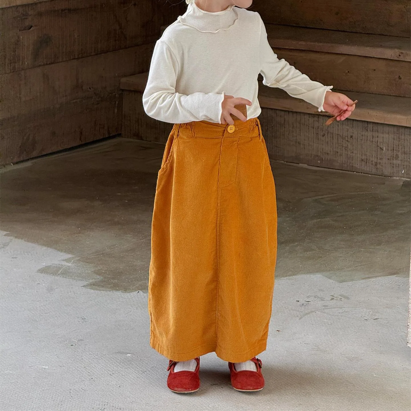 

Girls Skirt 2025 Autumn New Children's Clothing Korean Style Girls Baby Fashion Corduroy Bright Straight Tube Skirt Casual
