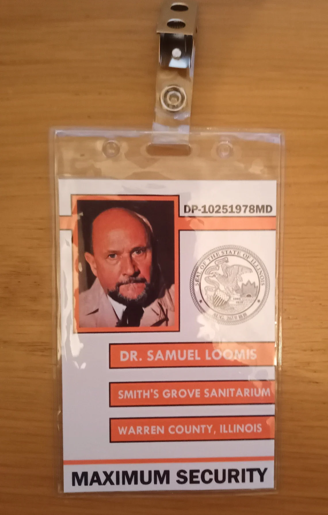 Dr. Samuel "Sam" Loomis Halloween Clip-on ID Photo Pass Prop Set for Role Play