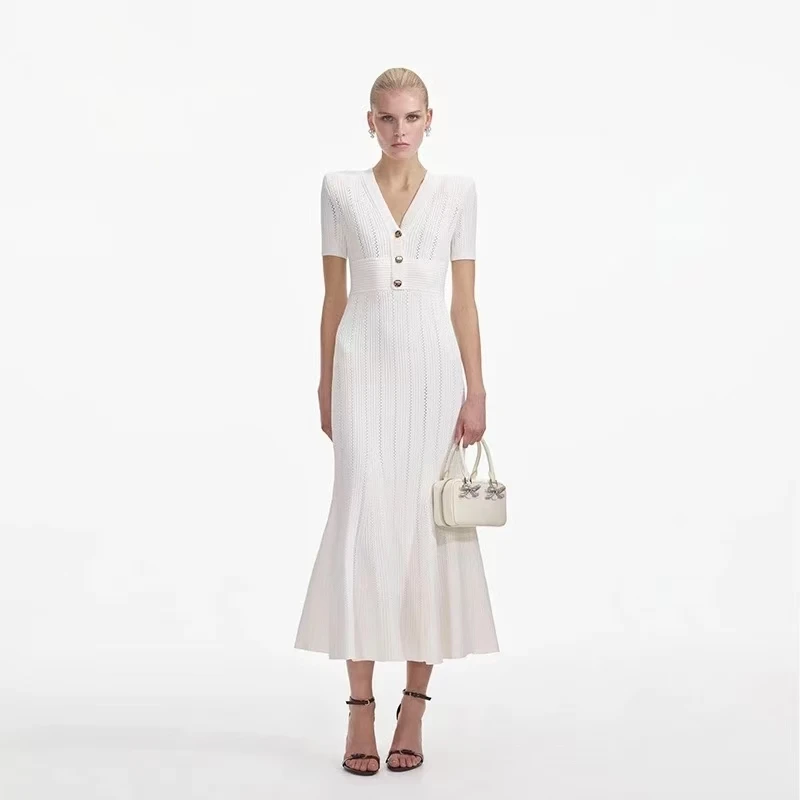 

Spring And Autumn New Fashionable Temperament Elegant Knitted V-Neck Slim Fit Small Gold Buckle Women's Long Sleeved Dress