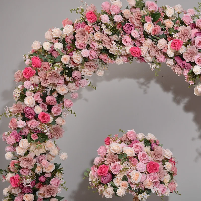 Arche de 2x2.4 mètres avec arrière-plan de fleurs, scène avec cadre en fer, vitrine en rangée de roses, hall d'exposition