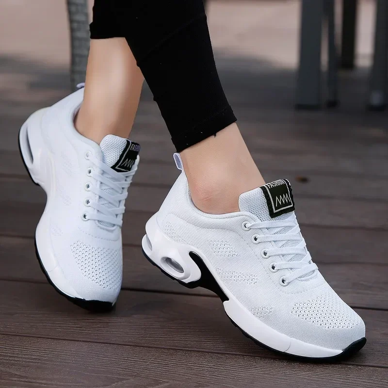 Winter White Sports Shoes Women Running Shoes Breathable Casual Shoes Outdoor Light Weight  Casual Walking Sneakers for Wamen