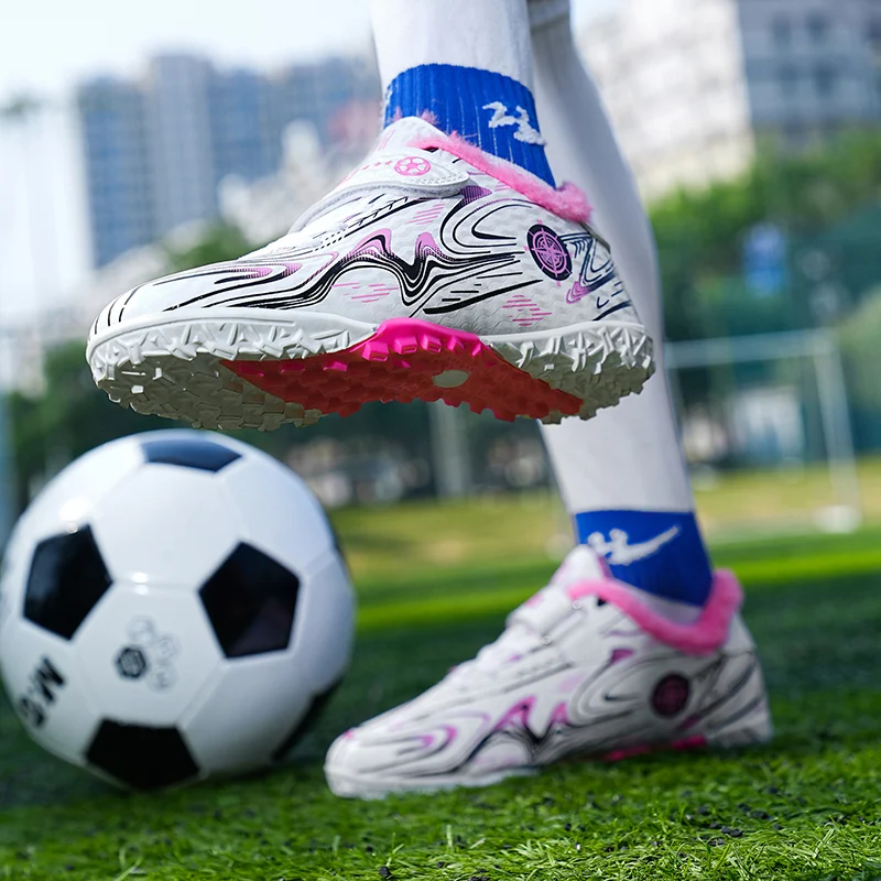 

New High-quality Childrens Football Shoes for Autumn and Winter Durable Running Sports Shoes Lightweight and Flexible Nail Shoes