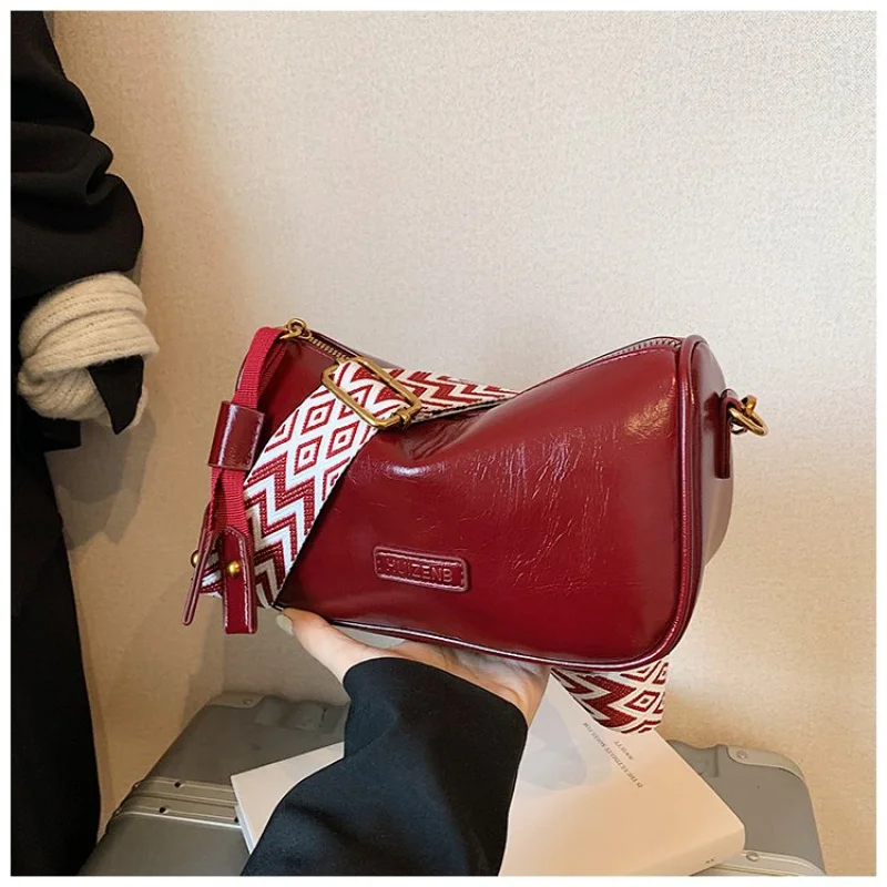 

Famous Brand Ladies Leather Tote Bag Hand Carry Classic Popular Style For Women's Fashion Accessory