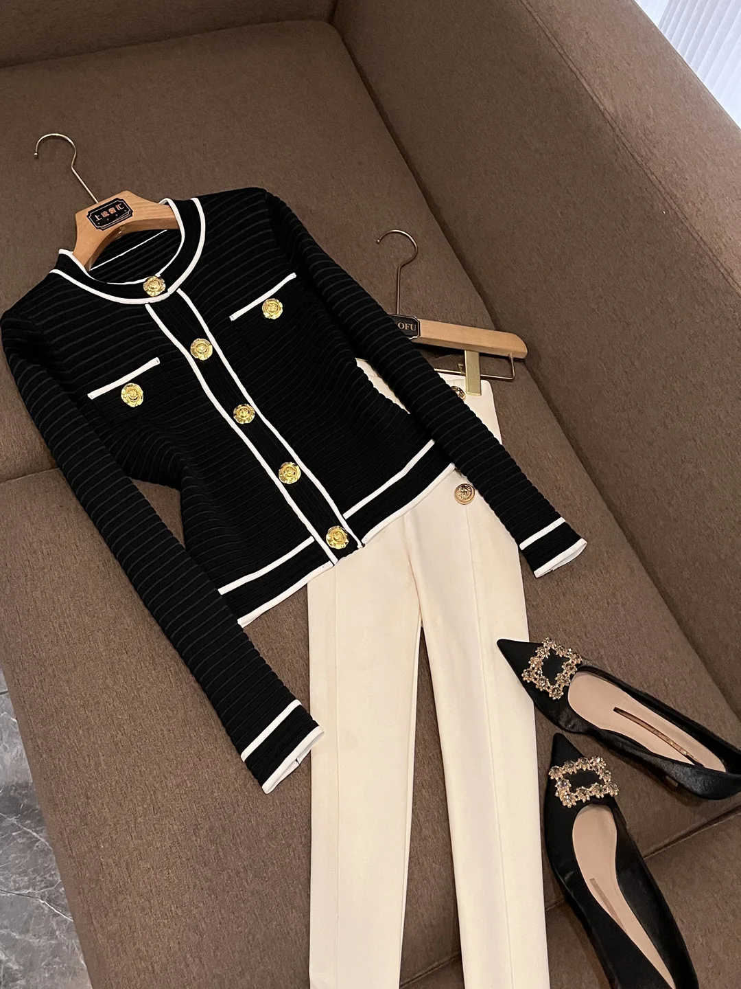 

Faionable Classic High Quali Long Sve Knitted Cardigan Women's Cleanfit Sle Winter New Arrival D587