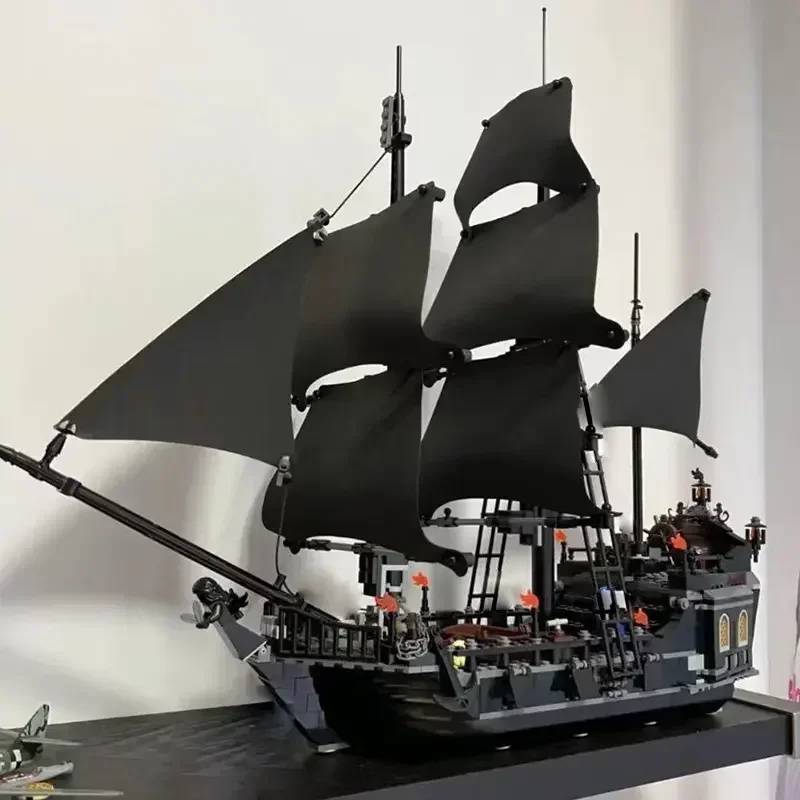 Nuovo 804PCS Nero Perla Nave Da Guerra Pirati dei Caraibi Building Block 4184 Barca A Vela Mattoni Tecnico MOC Assemblaggio Giocattoli Regalo Del Capretto