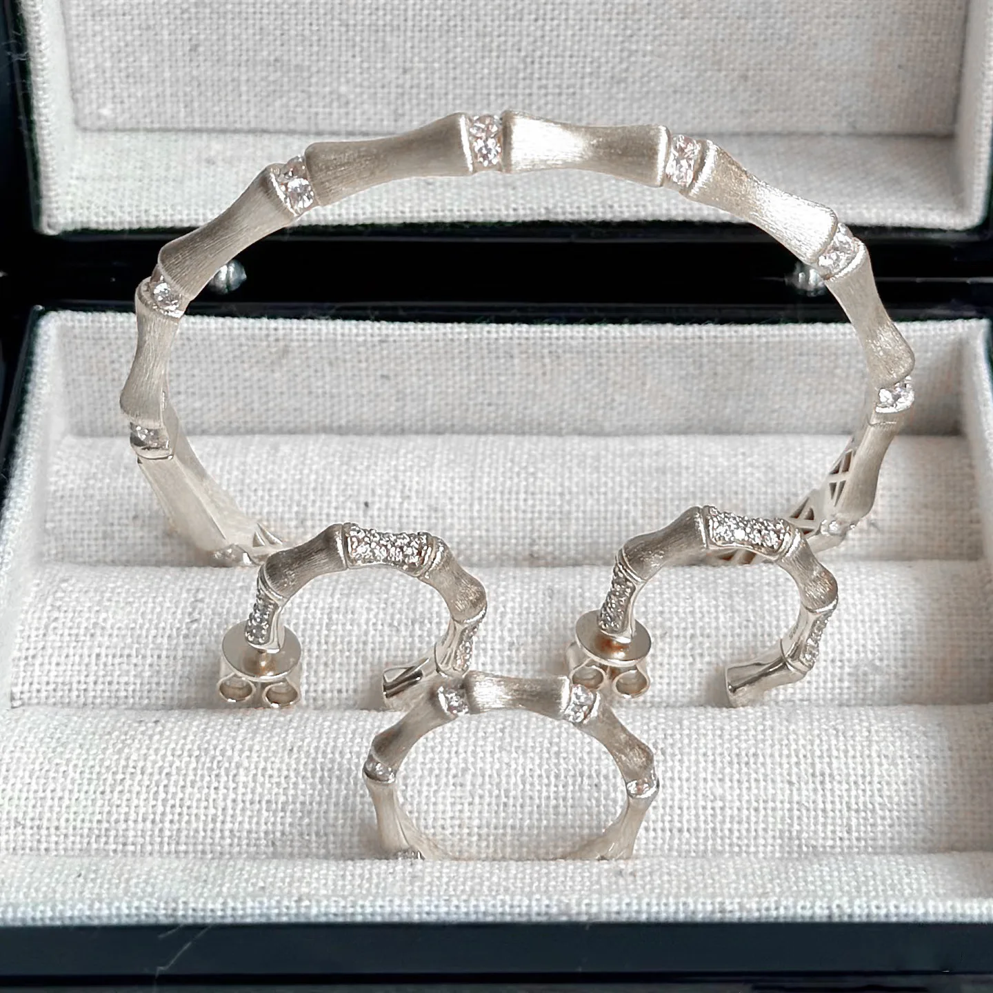 Unique Italian-Style Vintage Bamboo Bangle - Lightweight and Luxurious Set of Bracelets