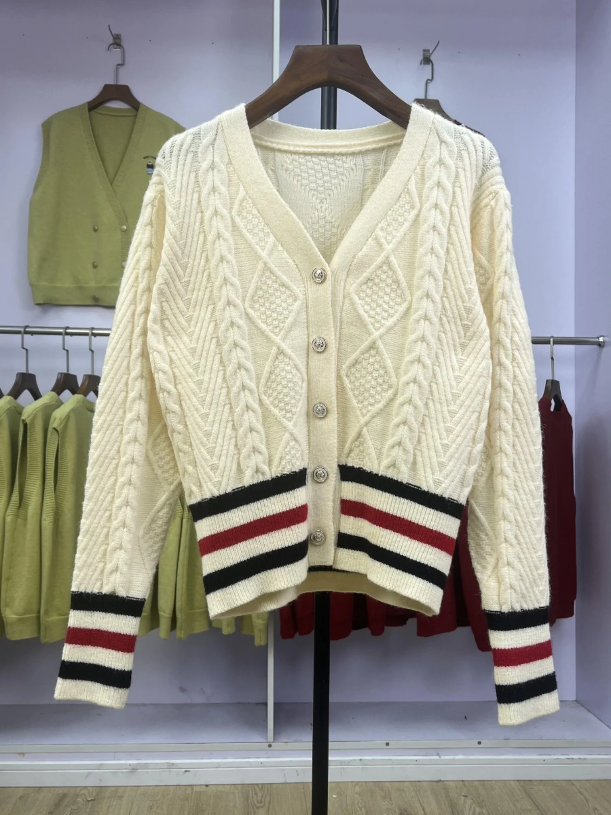 

Thiened Diamond Twist V-Ne Knitted Sweater Coat Soft Temperament Long Sve Top for Autumn And Winter Commute Sle