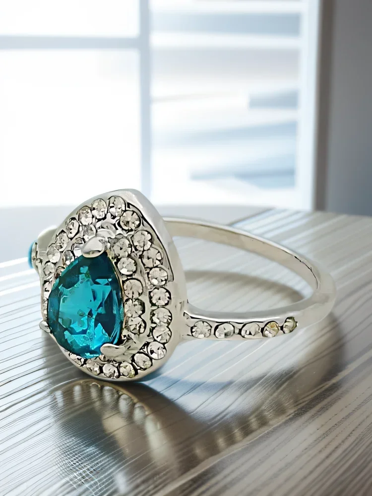 Hot selling fashionable and personalized sea blue pear shaped zircon ring