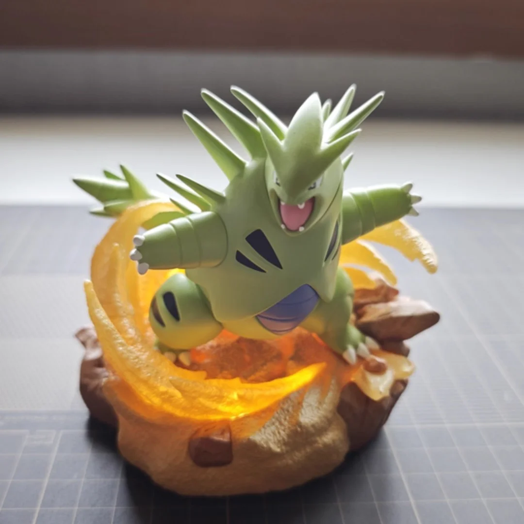 

Оригинальная коллекционная фигурка Pokémon Mega Charizard X Light Up Battle Scene Statue, подарок на день рождения для любителей игры Pokémon