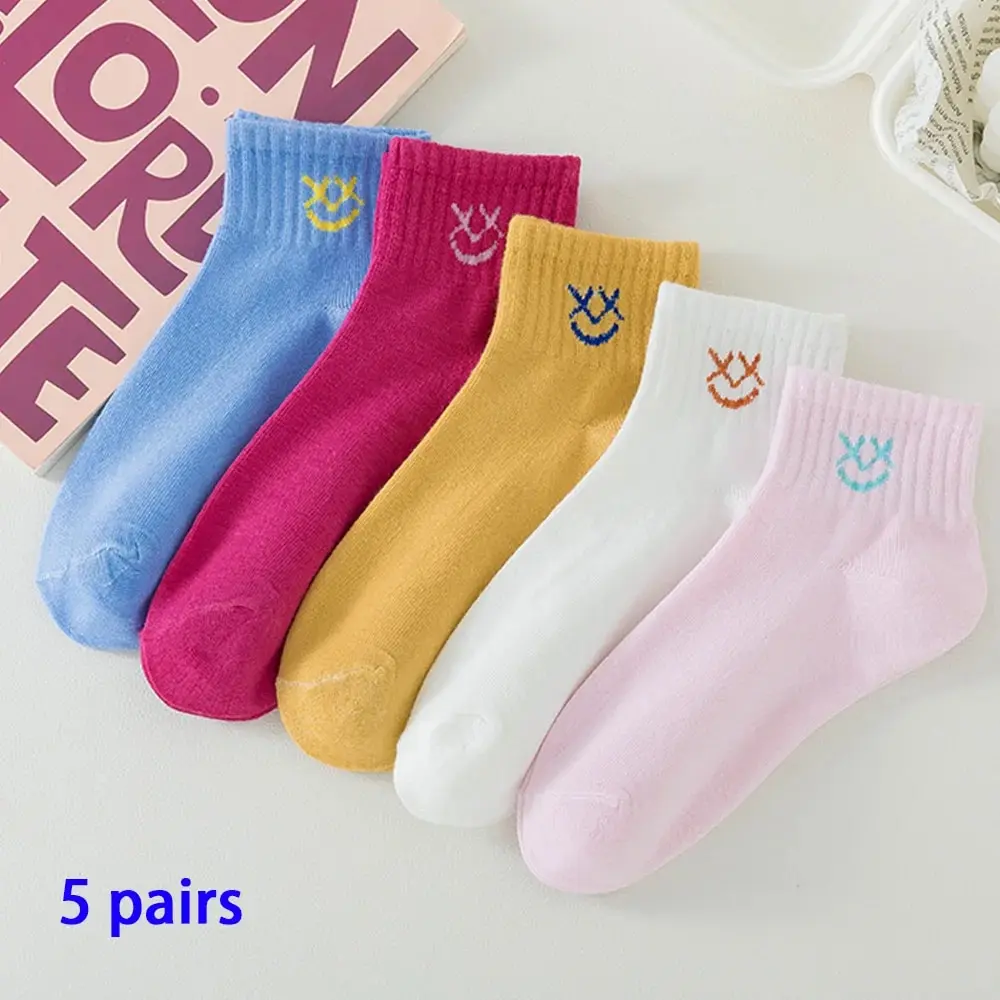 5 Pairs of WOMEN\'S Cotton Mid Length Socks Absorb Sweat, with Medium to Long Sleeves, Soft and Breathable. Autumn and Winter