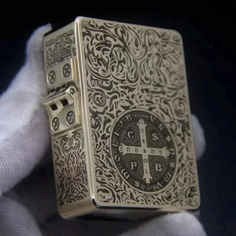 

Zorro латунная боевая броня, большая зажигалка для топливного масла фюзеляжа с гравировкой, креативная тяжелая броня, очень большая зажигалка