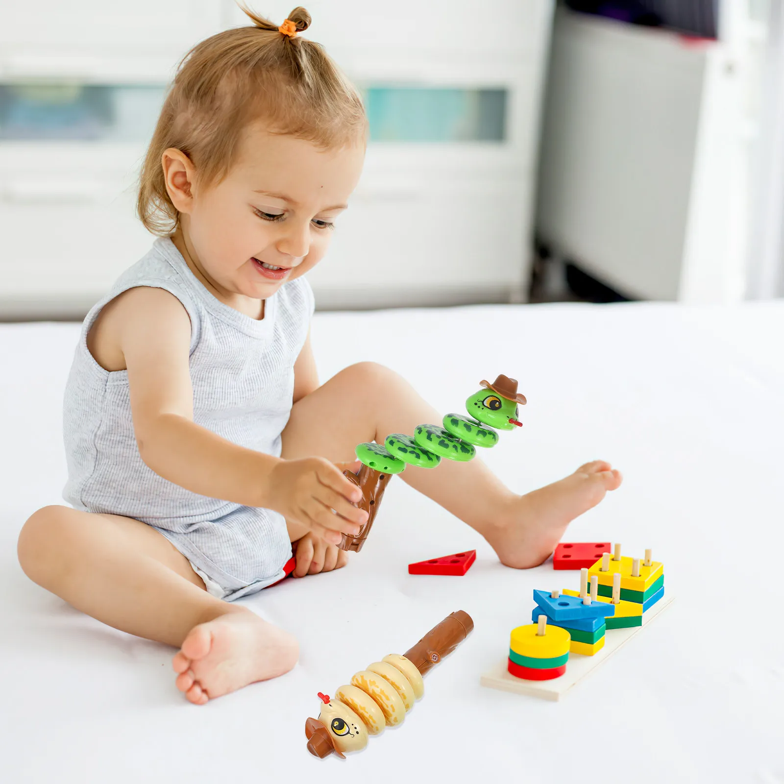 2Pcs Cute Funny Snake Whistle for Toddlers Lightweight Portable Balance Swing Rotating Whistle with Bright Colors for Outdoor