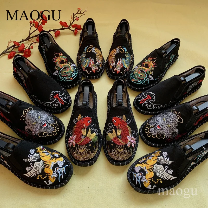 Unisex Chinese Style Embroidery Slip-On Shoes Dragon Tiger Pattern Stitched Sole Flat Loafers Traditional Casual Men Women Shoes