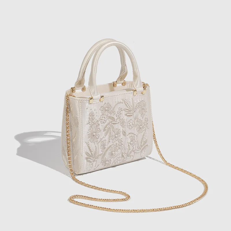 

NEW Embroidered Shoulder Bag Elegant Handbag Retro Small Square Bag Wedding Party Luxury Designer Women Evening Clutch