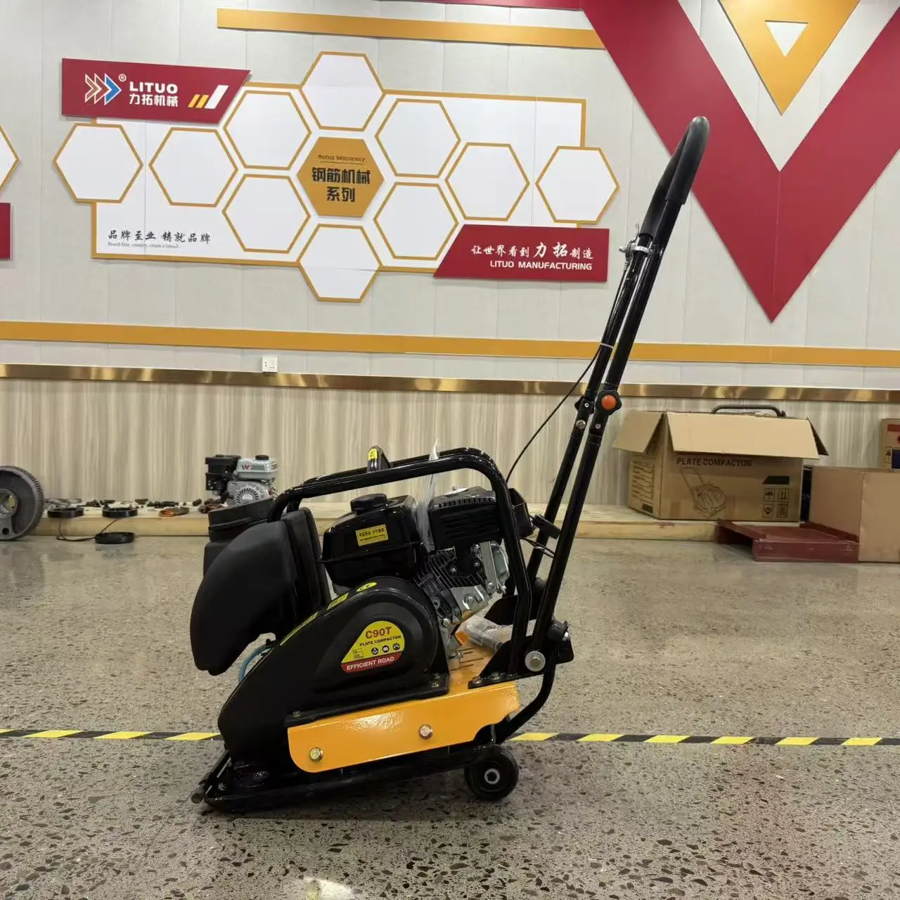 Compactor de terra do compactador concreto da placa do vibrador do motor resistente 6.5HP modelo ZX-C90T para venda