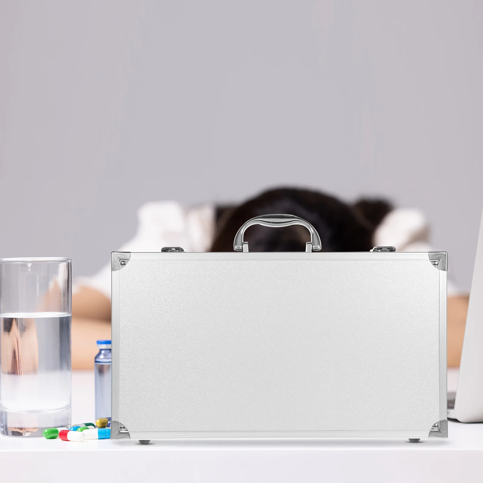 Cassetta degli attrezzi in lega di alluminio Scatola portaoggetti per medicinali di grande capacità Custodia di pronto soccorso portatile durevole Custodia in alluminio multiuso
