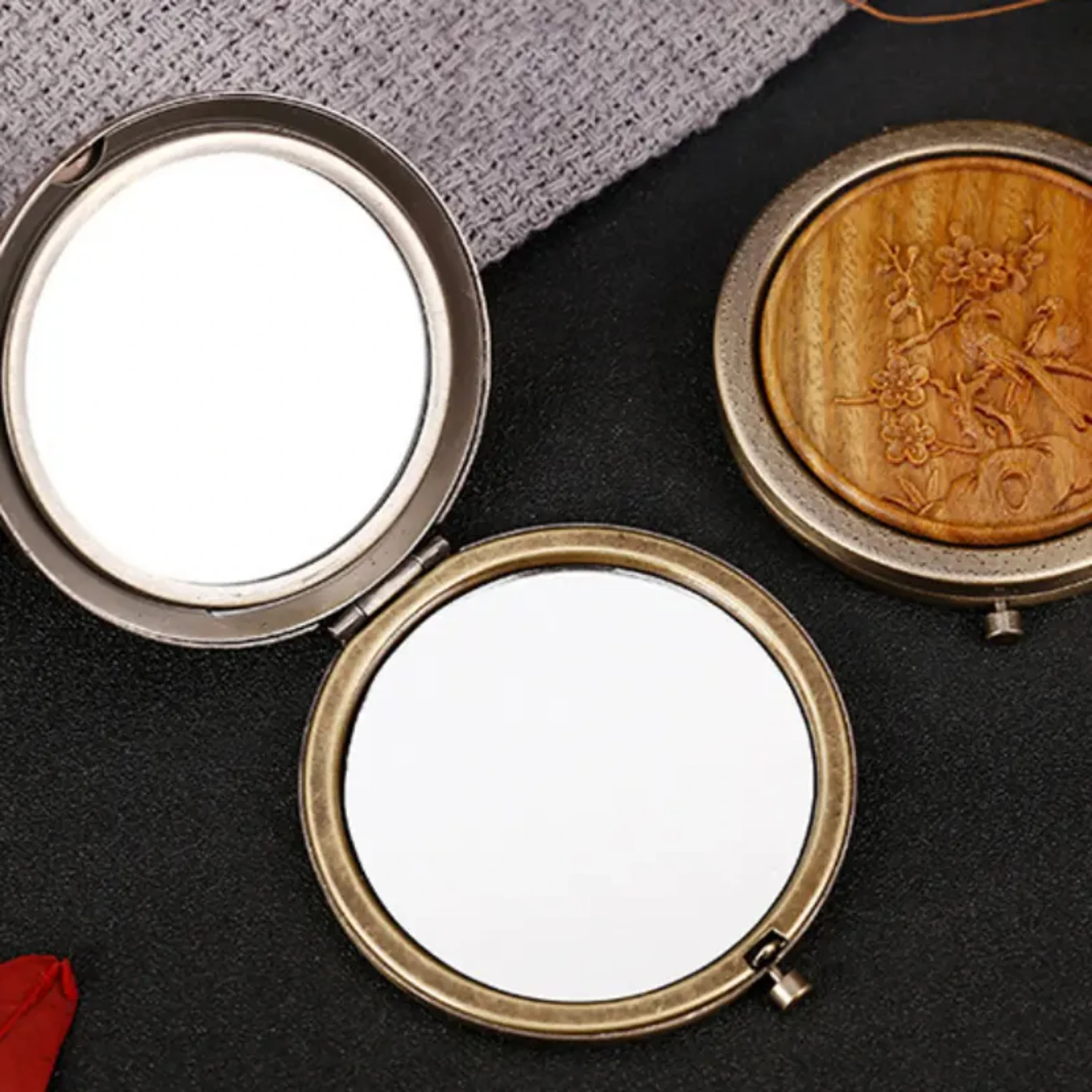 Vintage Brass Handheld Compact Portable Makeup Mirror with Wooden Carving - Ideal for Girls beauty