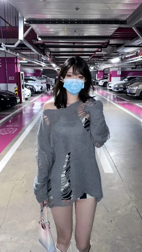 

2025 new shoulder hollow tops casual lazy pullovers loose knitted women's autumn hollow sweater long sleeves