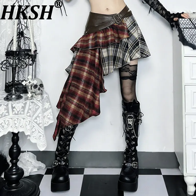 

HKSH Women Short Skirt Asymmetric PU Leather Patchwork Irregular Plaid Pleated Dark Streetwear Y2K Vintage Skirts Summer HK22160