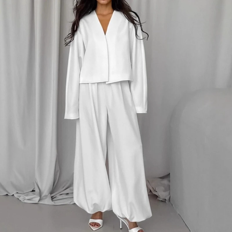 

Simple White V-neck Top and Pants Two-piece Set for Women's 2025 Autumn Loose Casual Suit for Women's Wear