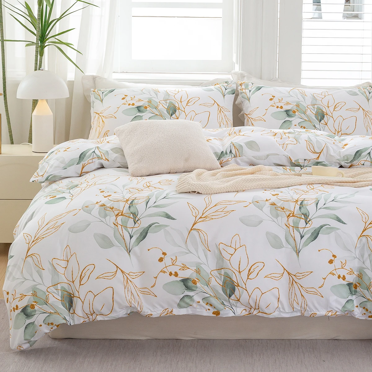 3pcs Fashion Watercolor Green Golden Eucalyptus Leaf Printed Duvet Cover Set, All-Season Universal. Fresh Minimalist Aesthetic