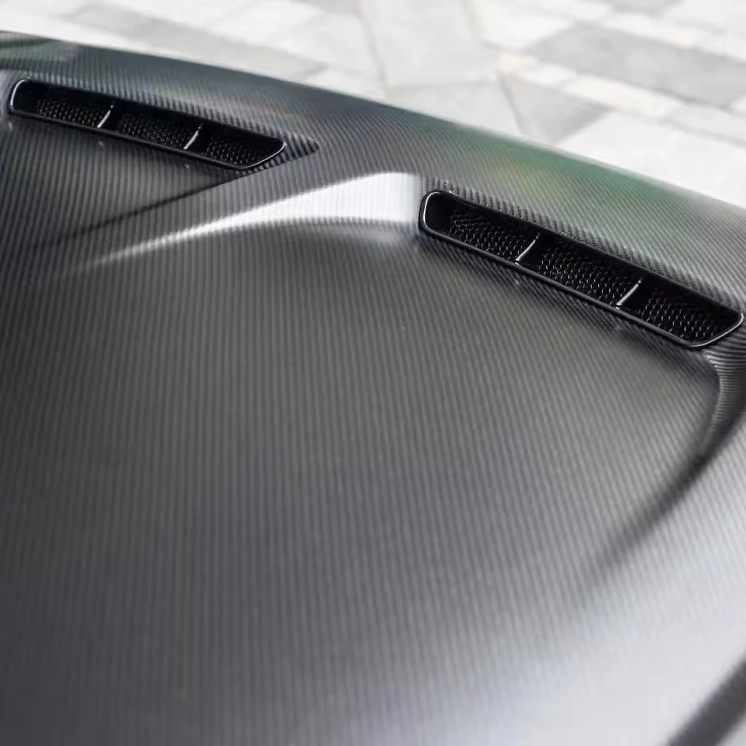 

Bonnet Carbon Fiber Fit for 2023+ Range Rover Vogue Car Type Hood