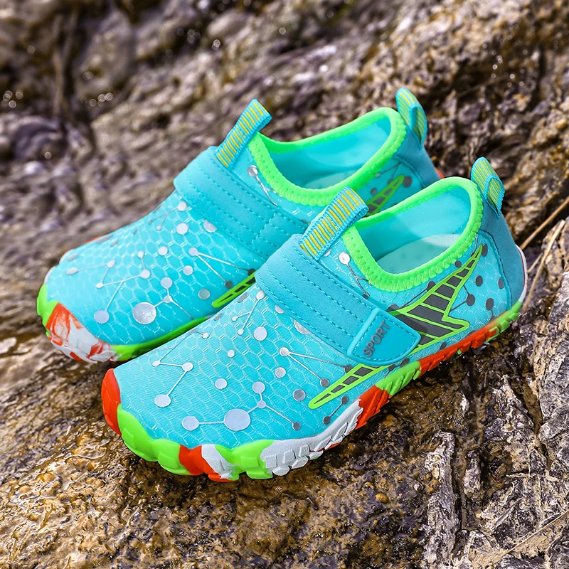 

Kids Outdoor Beach Barefoot Aqua Shoes Drainage Design Boys and Girls Wading Shoes Breathable Beach Sandals Children Sneakers