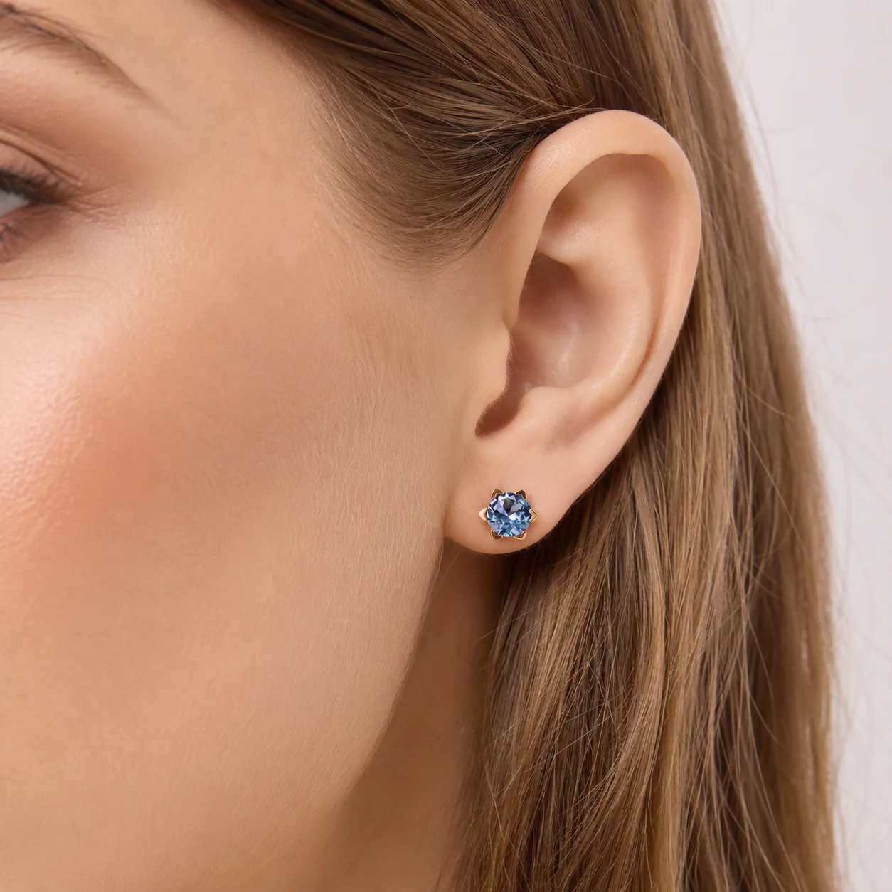 Daisini Color Change Alexandrite Stud Earrings, Sparkling Round Cut Six Prong Jewelry for Women Daily Party