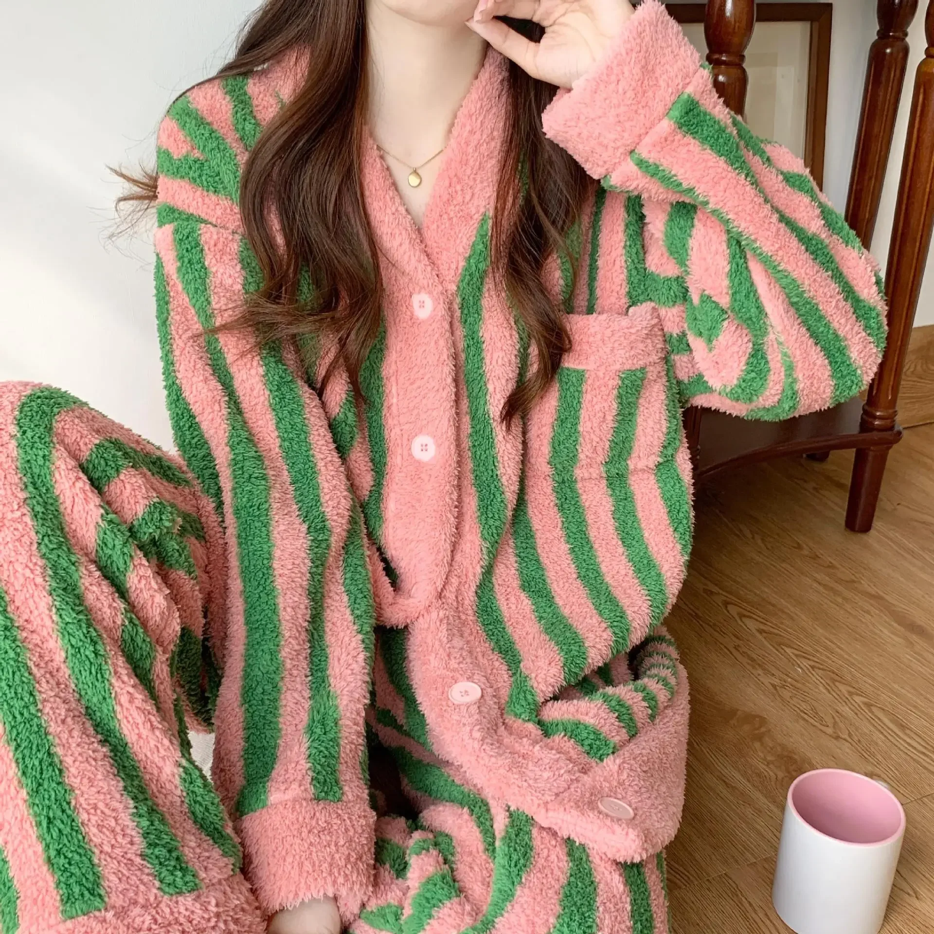 Winter New Coral Fleece Warm and Thick Contrasting Striped Home Clothes