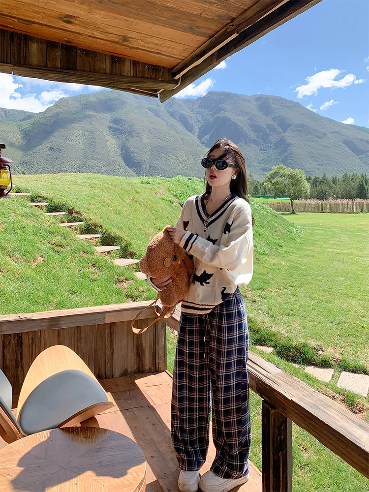 

Свободный вязаный свитер с v-образным вырезом, женский повседневный клетчатый топ с вышивкой, длинный свеч, удобный утягивающий корейский свитер