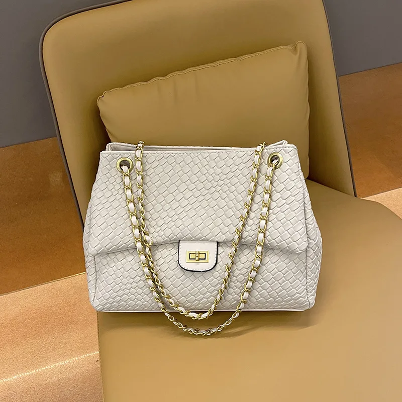 Minimalist Fashion Shoulder Bag for Women | Retro Woven Plaid Tote | Large Capacity Chain Bag