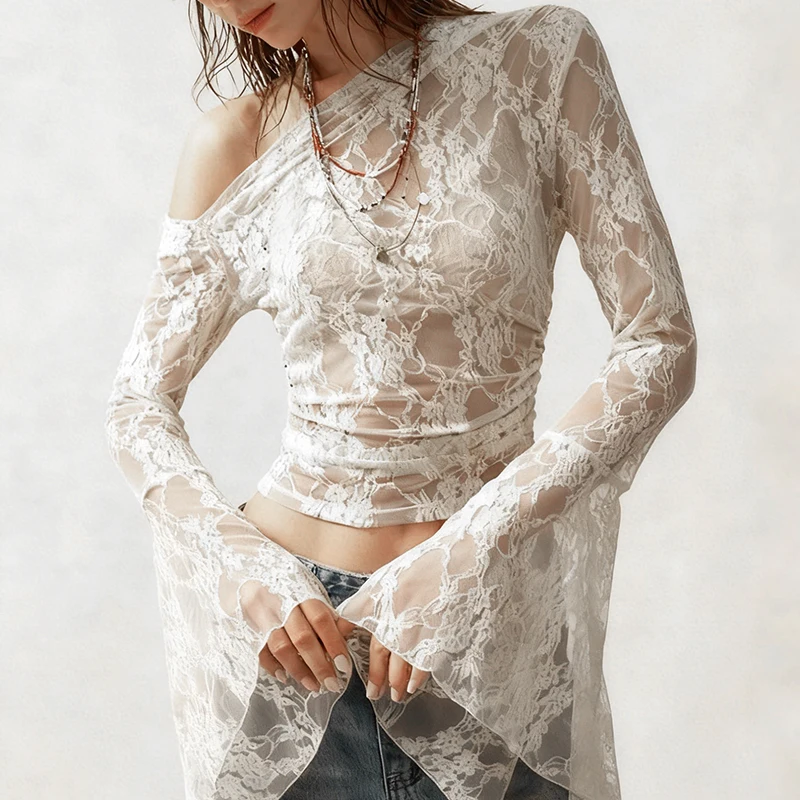 Image of SUCHCUTE Sexy Skew Kragen Sheer Spitze T-Shirts Frauen Ausgestellte Ärmel Schlank Crop Tops Chic Casual Pullover Kittel Sommer Party Club