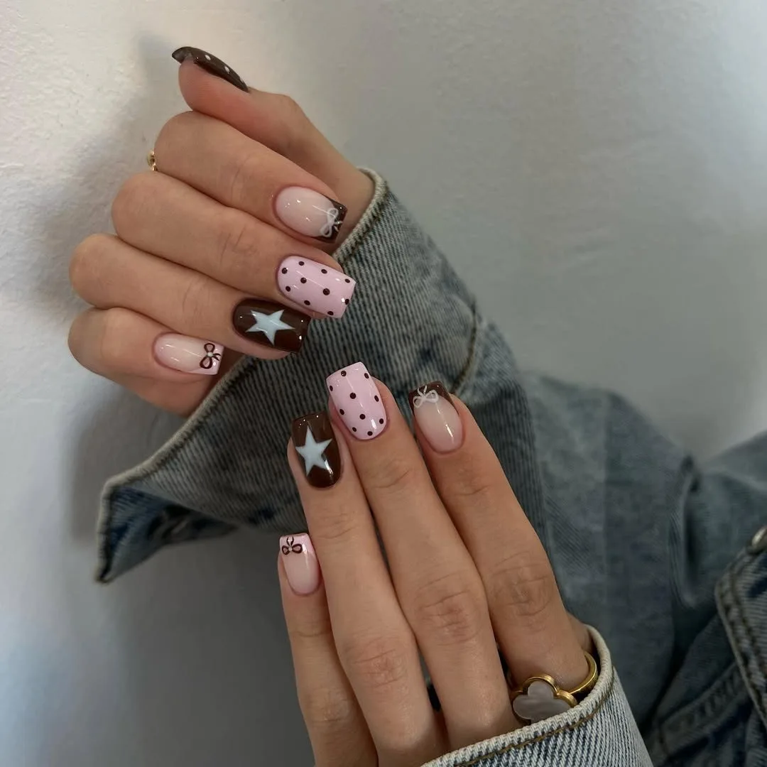 

24Pcs Brown French Polka Dot Fake Nails Mid-length Square Head False Nails Press on Bow Star Reusable Full Cover Nails Tips Art