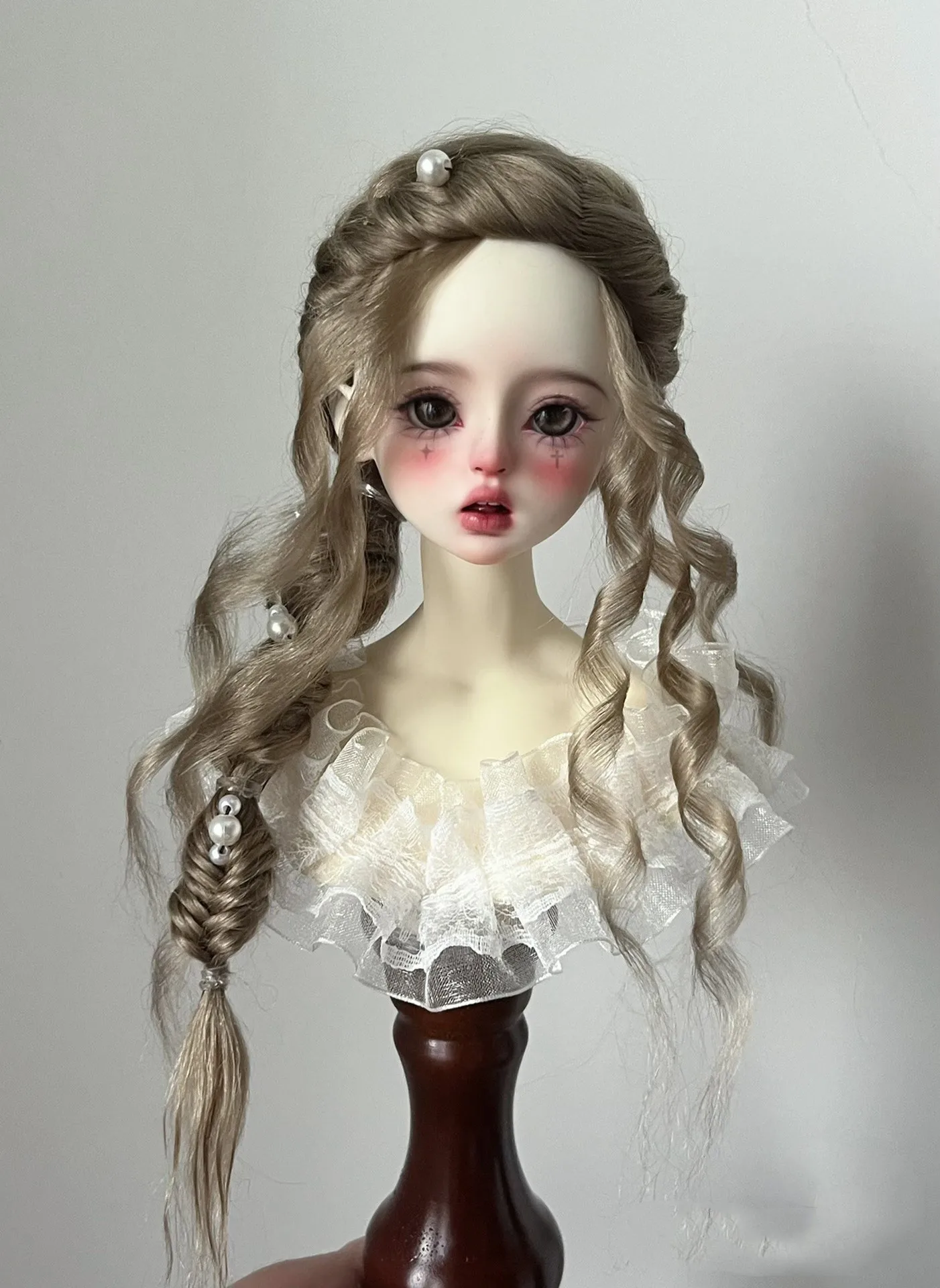 

Hard shell should not touch water mohair wig 1/4 BJD doll style hair