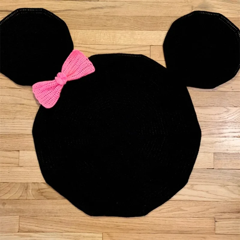 

Pure handmade knitting Cartoon Mickey Mouse bow carpet Thin Blanket for Four Season Blanket for Sofa living Rooms Blanket Gifts