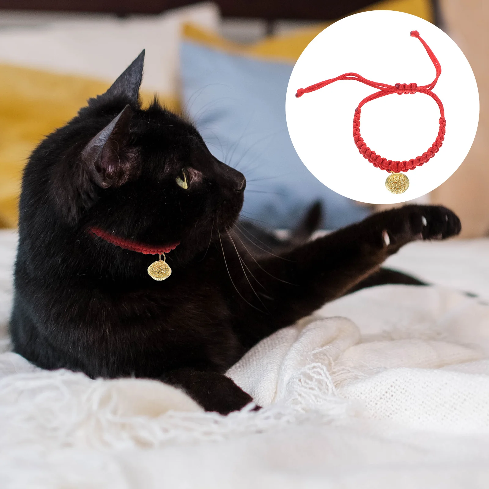 

Adjustable Handwoven Red Rope Cat Collar with Breakaway Kitten Puppy Collar for Cats Small Dogs Neck 15-40Cm