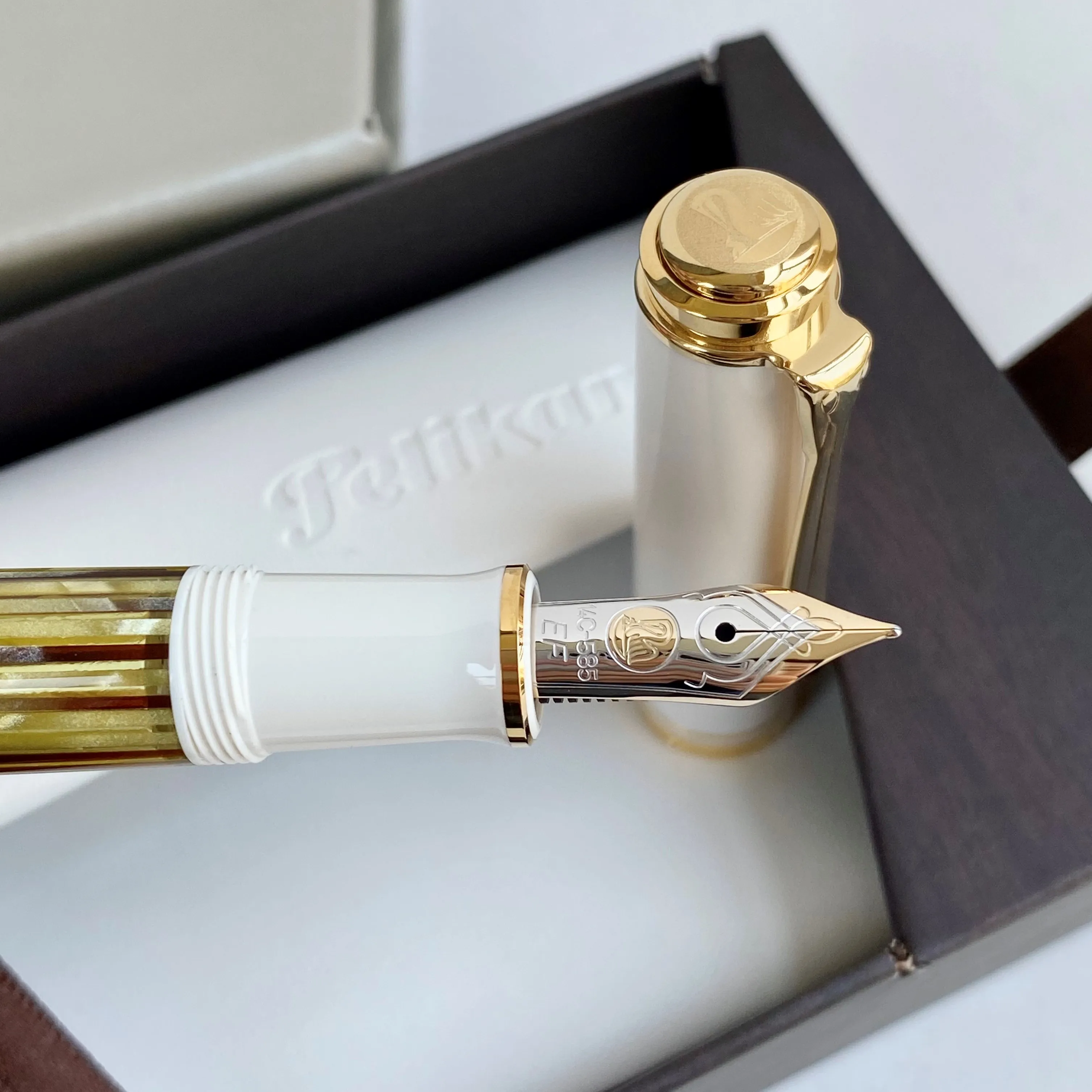Ooriginal Pelikan M400/M405 White Tortoise Germany Striped Resin