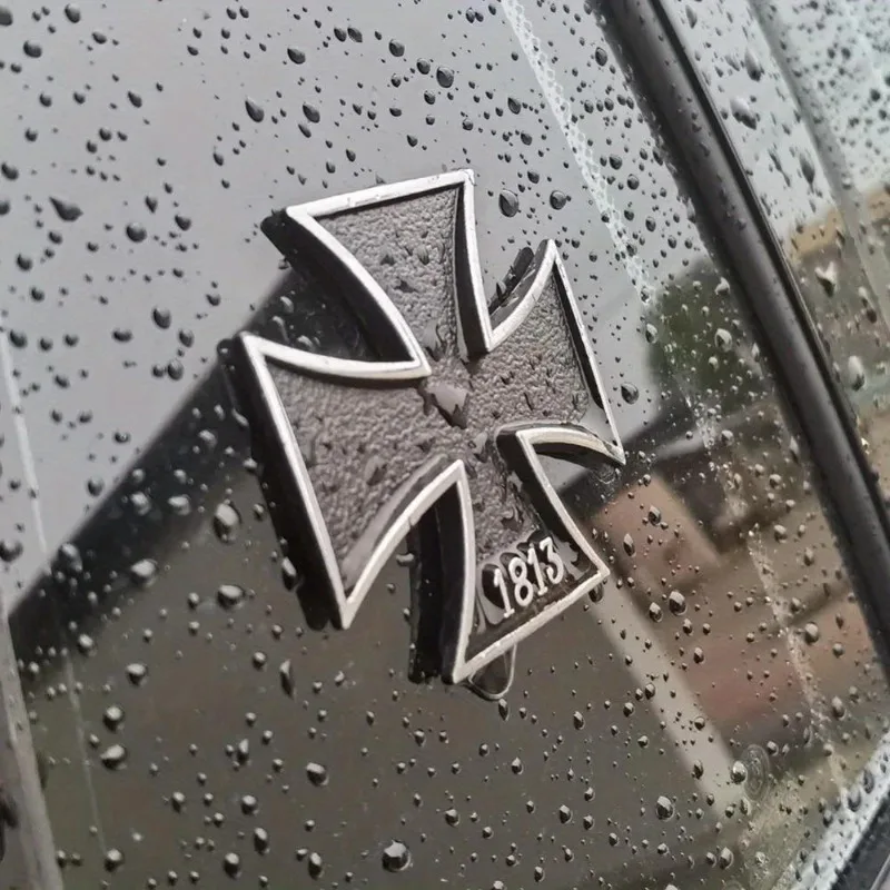 2pcs Cross Chrome Metal Germany 1813 Malta Virtue Symbol Medal Cross Emblem Motorcycle Car Styling Badge Stickers Decal Auto Pat