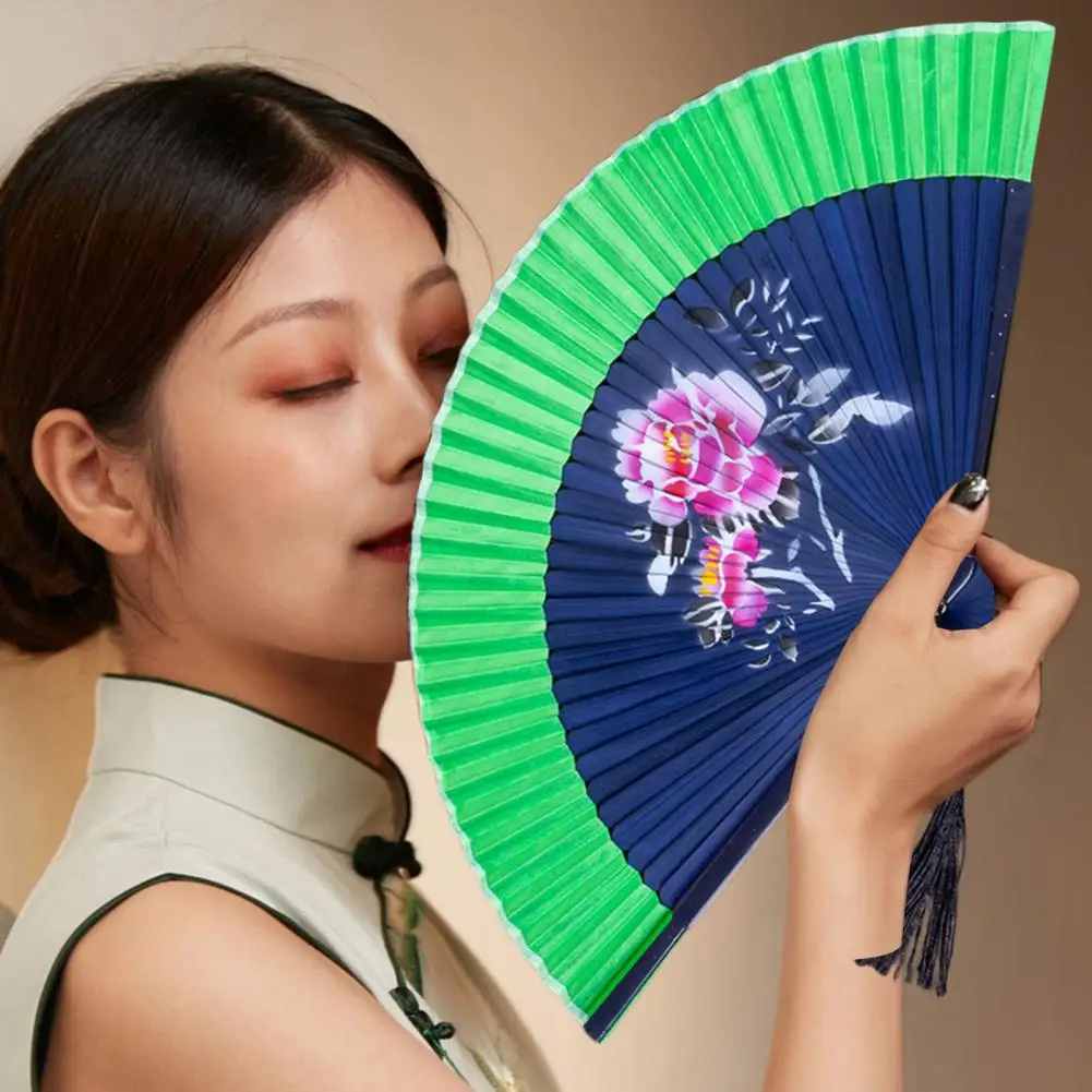 Traditionele Chinese Fan Handgeschilderde Bloempatroon Waaier Chinese Stijl Handgeschilderde Bloem Opvouwbare Ventilator Met Kwastje Voortreffelijk