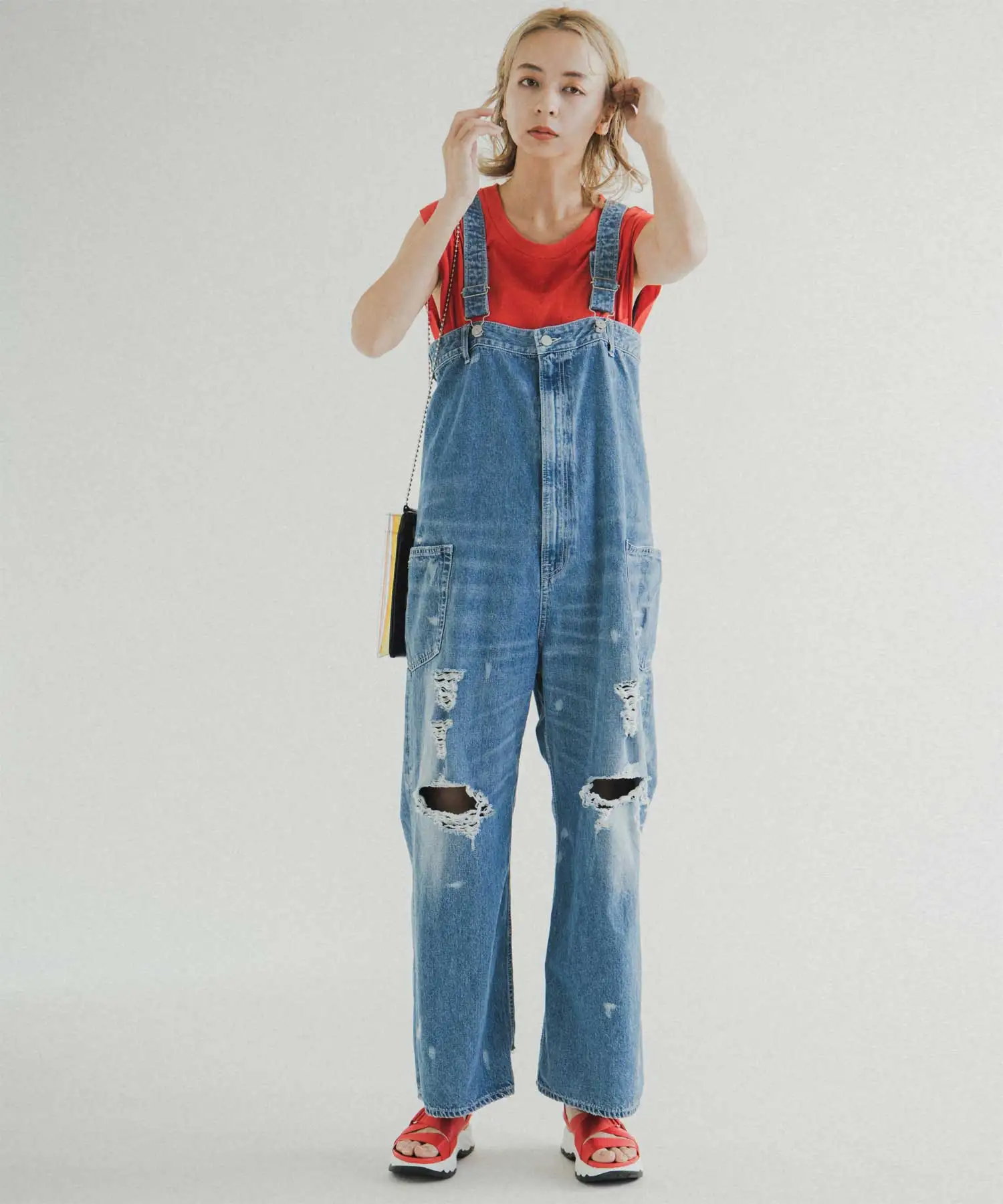 

Новые летние джинсовые комбинезоны 2026 года с высокой талией, эффектом потертости, принтом в виде брызг чернил, с дырками, свободного кроя, женские джинсы, синие джинсовые брюки